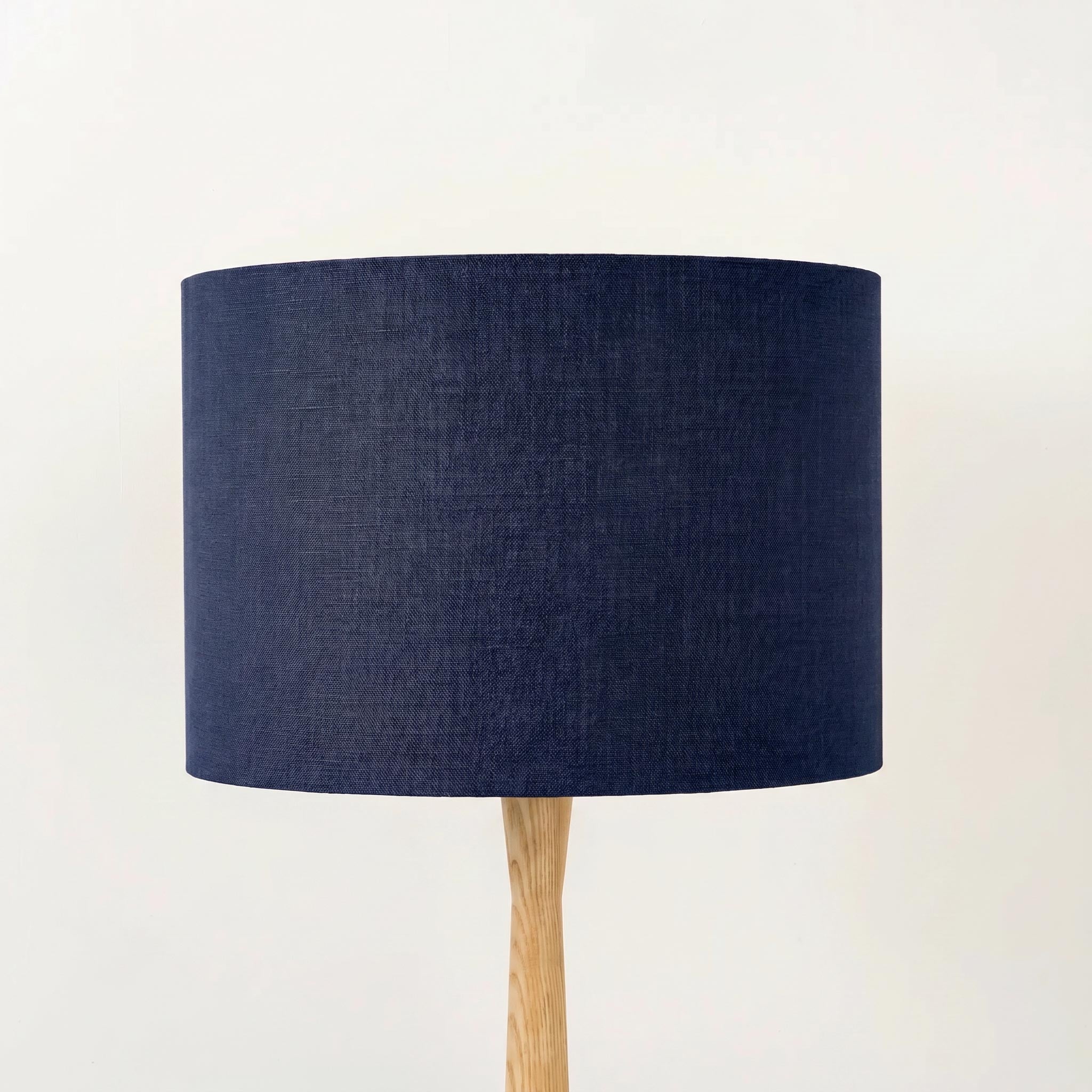 navy-linen-lampshade-wooden-table-lamp_png.jpg
